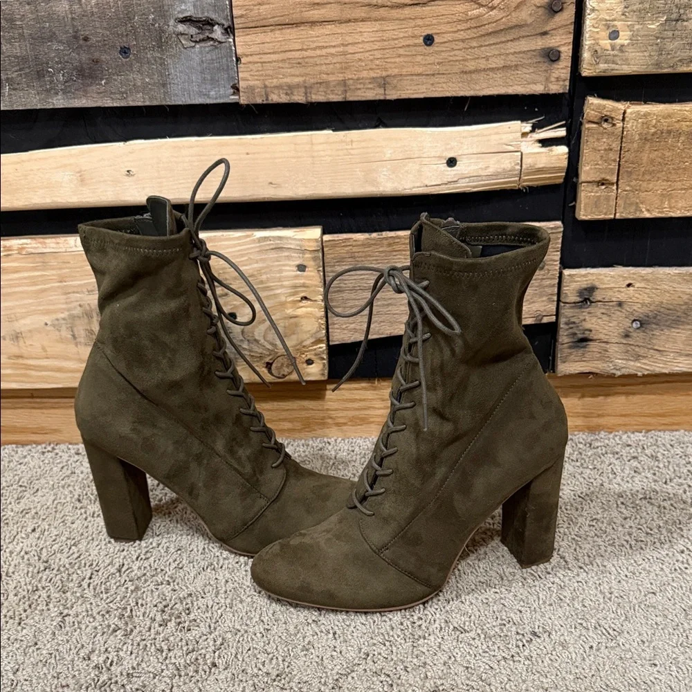 Steve Madden Elley Olive Lace Up Faux Suede Heeled Ankle Boots Size 9.5